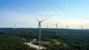 Vy över industriell vindkraft i tyska Nordex skandalomsusade vindkraftsprojekt i Viksjö i Härnösands kommun med 114 vindkraftsturbiner.