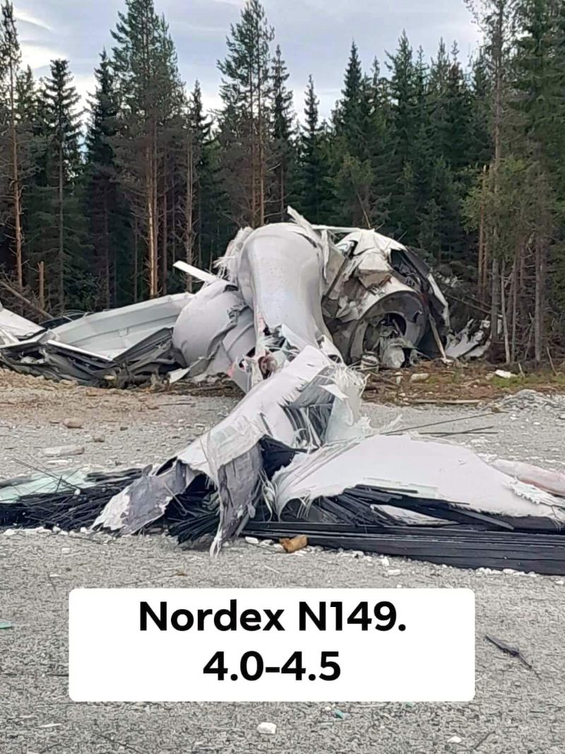Vindkraftsolycka i Viksjö där Nordex vindturbin modell N149.4.0-4.5 kollapsade redan efter en månad i bruk. Sedan haveriet den 16 juli 2022 står hela anläggningen avstängd för utredning. Vindstyrka 15m/s.